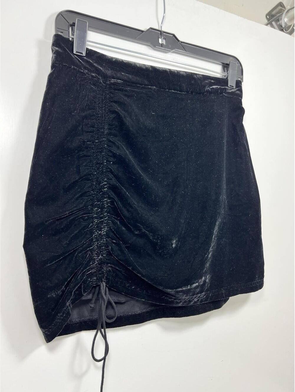 Free People x Revolve Vivienne Black Velvet Velour Ruched Short Mini Skirt Sz 4 - Picture 3 of 7